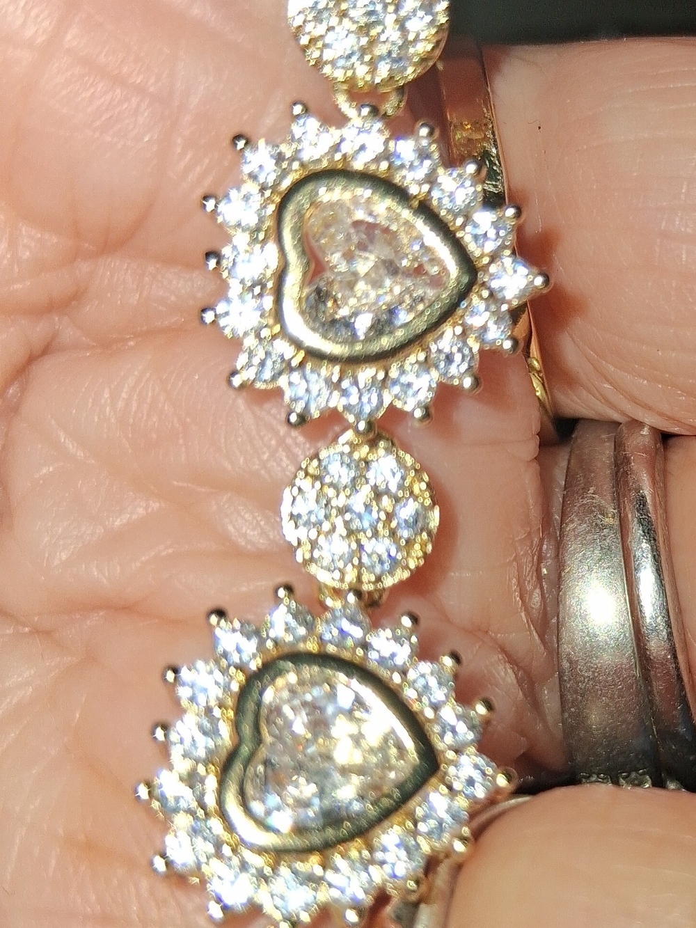 Very Lovely Gold Heart Halo Bracelet with Rinestones - Women Jewelry 7 1/2 inch